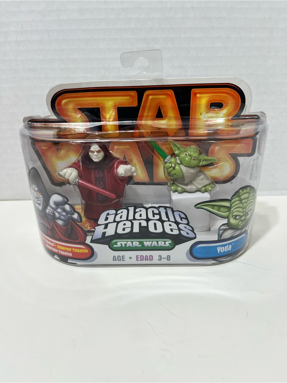 STAR WARS Galactic Heroes yoda and emperor palpatine action figures NWT 2005